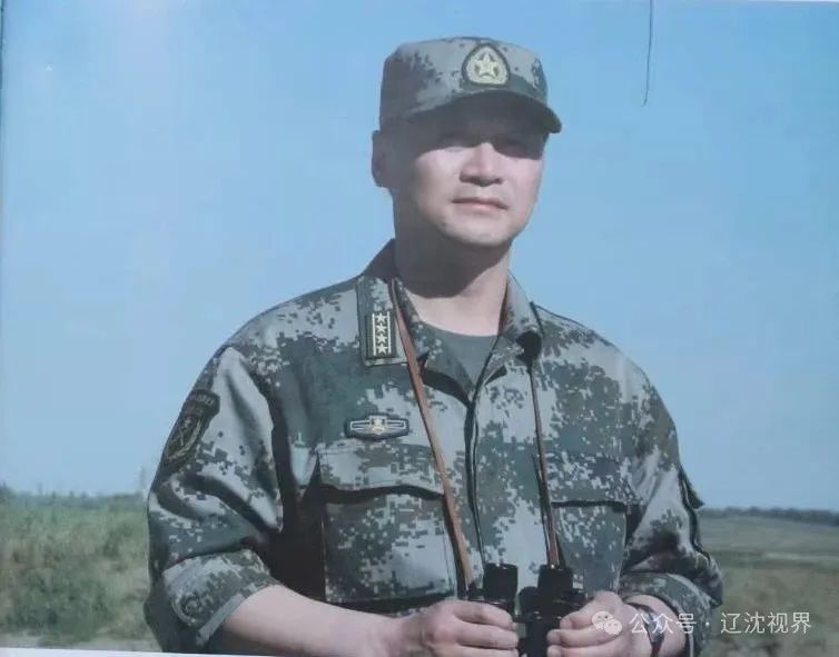 笔端的山河：诗人东来的创作之路