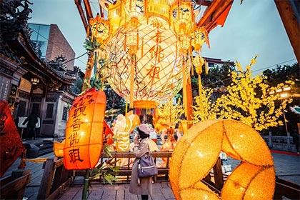 半掬心香火初炽，何曾是两般时景打一最佳准确生肖词语,释义词语解释作答